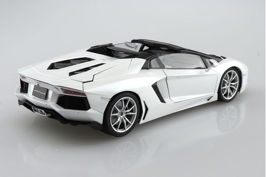 Maquette automobile : Lamborghini Adventador Roadster 1/24 - Aoshima 05866