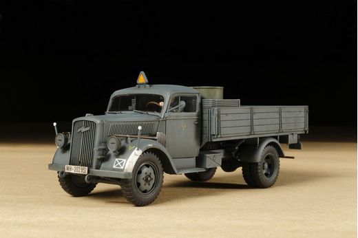 Maquette véhicule militaire : Camion Allemand 3 tonnes  - 1/48 - Tamiya 32585