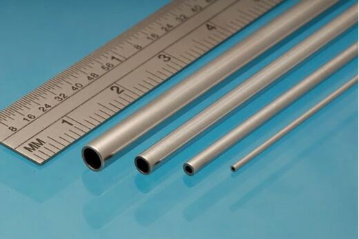 Outils pour maquette : 4 tubes en aluminium 2 x 0,45 mm - Albion AT2M