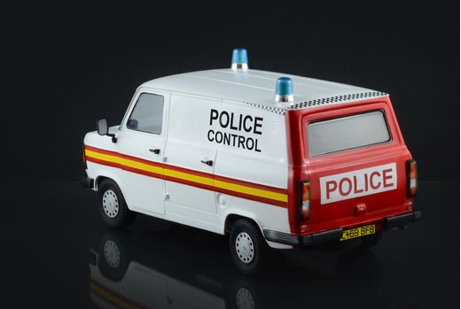 Maquette voiture : Ford Transit Police Britannique - 1:24 - Italeri 03657