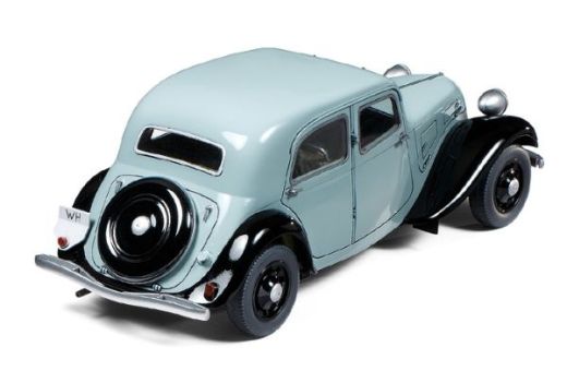 Maquette de Berline Française : Citroen Traction Avant 11CV - 1/35 - Tamiya 35301