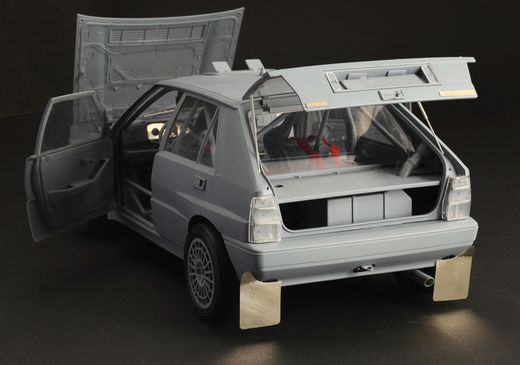 Maquette voiture de collection : Lancia Delta HF Integrale - 1:12 - Italeri 4709