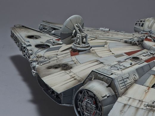 Maquette Star Wars : Bandai Réplique Falcon "Perfect Grade" - 1/72 - Revell 01206 1206