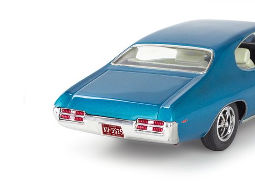 Modélisme voiture : 1969 Pontiac GTO "The Judge" 2N1 1/24 - Revell 14530