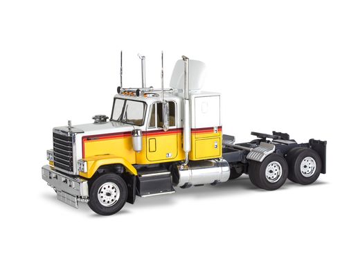 Maquette de camion : Chevy Bison Semi Truck 1/32 - Revell 17471