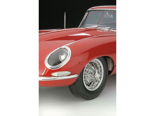 Maquette de voiture : Jaguar E-Type 1/8 - Revell 07717