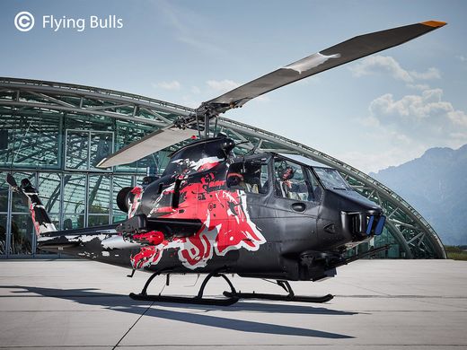 Coffret cadeau maquette : Flying Bulls AH-1F Cobra 1/48 - Revell 05640