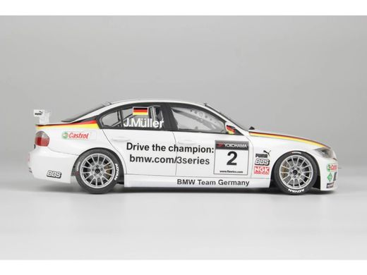 Maquette voiture : BMW 320si E90 WTCC Vainqueur Brands Hatch 2008 1/24 - Nunu PN24037