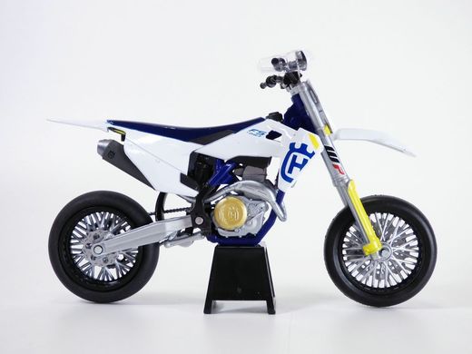 Miniature : Moto HUSQVARNA ROUTE FS450 1/12 - New Ray 58163