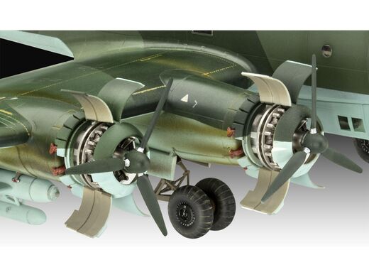 Maquette avion : Focke-Wulf Fw 200 C-5/C-8 Condor 1/72 - Revell 03777 3777