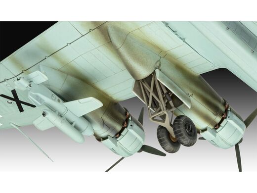 Maquette avion : Focke-Wulf Fw 200 C-5/C-8 Condor 1/72 - Revell 03777 3777