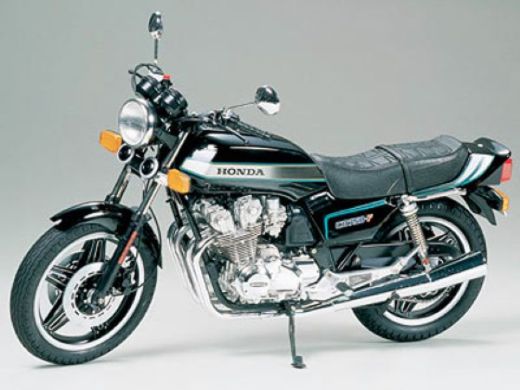 Honda CB750F - Tamiya 16020
Maquette moto honda CB750F