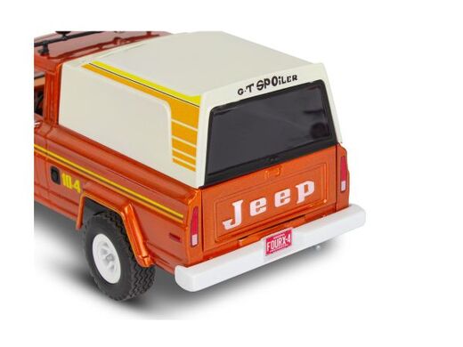 Maquette Revell 1/24 - 79 Jeep® J-10 Pickup with Camper Top - Revell 14577