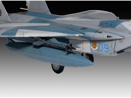 Maquette avion de combat monoplace : Boeing F-15C Eagle 1/72 - Revell 03778