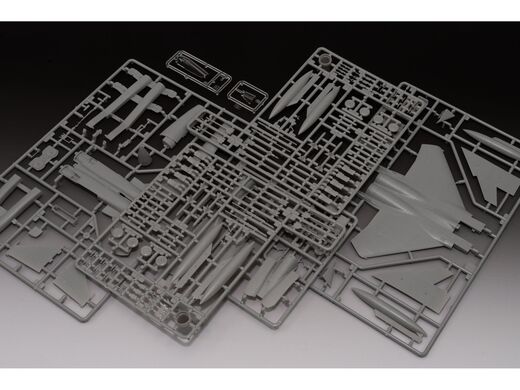 Maquette avion de combat monoplace : Boeing F-15C Eagle 1/72 - Revell 03778