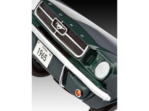 Maquette de voiture : 1965 Ford Mustang 2+2 Fastback - 1/24 - Revell 07065  7065
