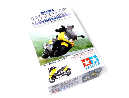 Figurine de motard et maquette de scooter Yamaha TMAW - 1/24 - Tamiya 24256