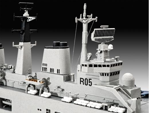 Maquette navire militaire : HMS Invincible (Falkland War) 1:700 - Revell 05172, 5172 - France-maquette.fr