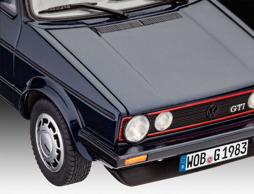 Maquette de voiture : 35 Years Volkswagen Golf GTI Pirelli - 1/24 - Revell 05694