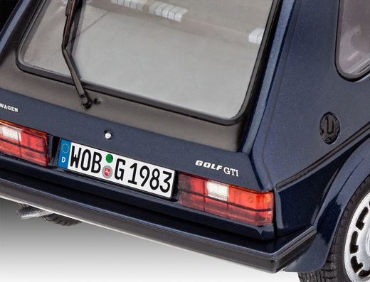 Maquette de voiture : 35 Years Volkswagen Golf GTI Pirelli - 1/24 - Revell 05694