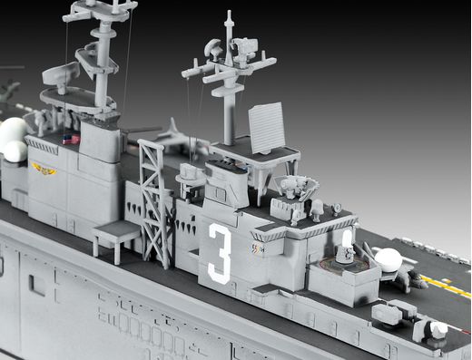 Maquette navire militaire : Transporteur d'assaut USS WASP CLASS - 1:700 - Revell 05178 5178