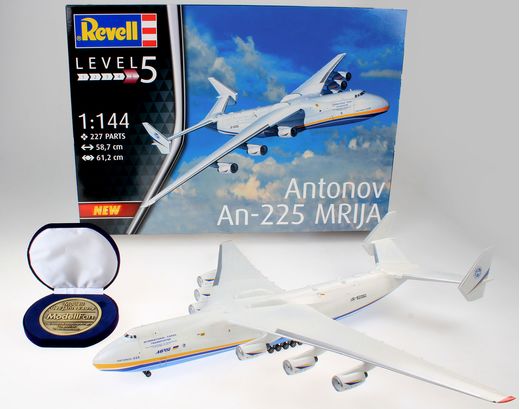 Maquette avion militaire : Antonov An-225 Mrija 1:144 - Revell 04958