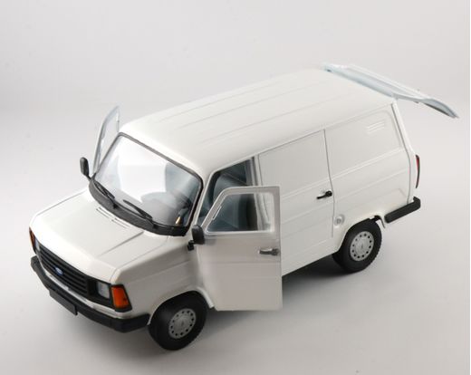 Maquette voiture : Ford Transit MK2 - 1:24 - Italeri 03687