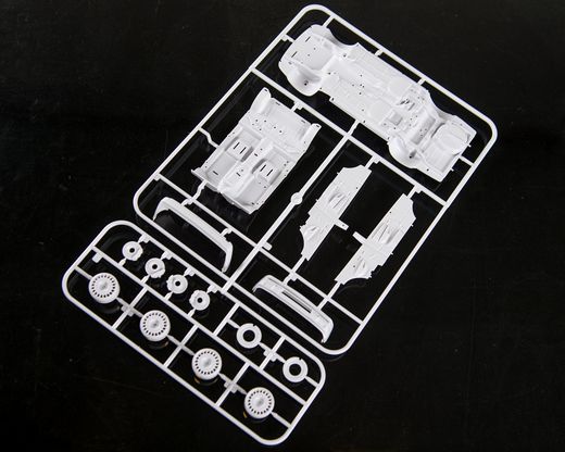 Maquette voiture : Ford Sierra Cosworth 4×4 1/24 rallye monte carlo 1991 - DM Modelkits DMK001