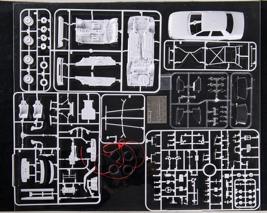 Maquette voiture : Ford Sierra Cosworth 4×4 1/24 rallye monte carlo 1991 - DM Modelkits DMK001