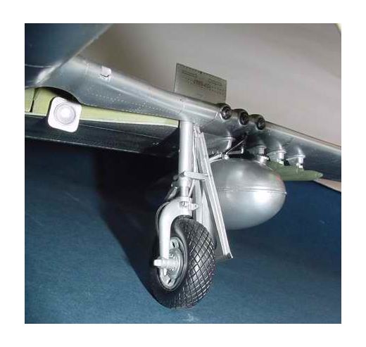 Maquette avion militaire : North American P-51 D Mustang IV 1/24 - Trumpeter 02401