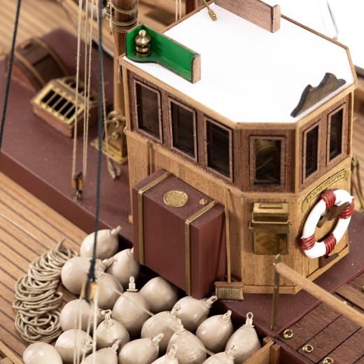 Maquette bateau bois - Bateau de pêche Ecossais Fifie - Amati 1300/09