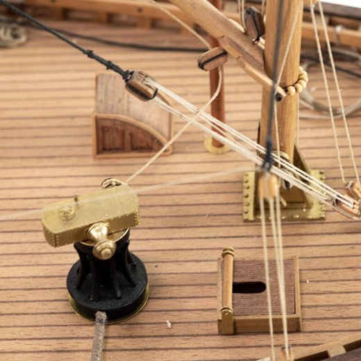 Maquette bateau bois - Bateau de pêche Ecossais Fifie - Amati 1300/09