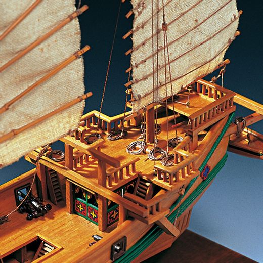 Maquette bateau bois Jonque Chinoise 'pirate' - 1:100 - Amati 1421