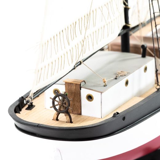 Maquette navire en bois : Hunter Q-Ship - 1/60 - Amati B1450 1450