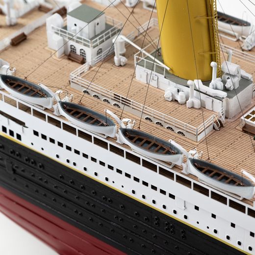 Titanic 1/250 - Amati B1606