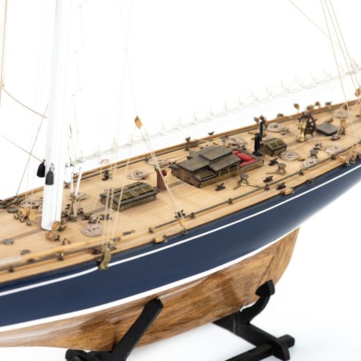 Maquette voilier bois : Endeavour J-Class - 1:35 - Amati 1700-82