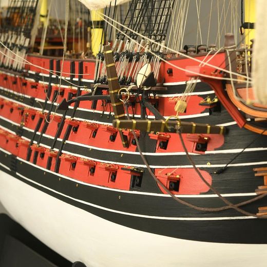 Maquette de voilier espagnol en bois : Nouveau Navire de Ligne Santísima Trinidad 1/84 - Artesania Latina 22901
