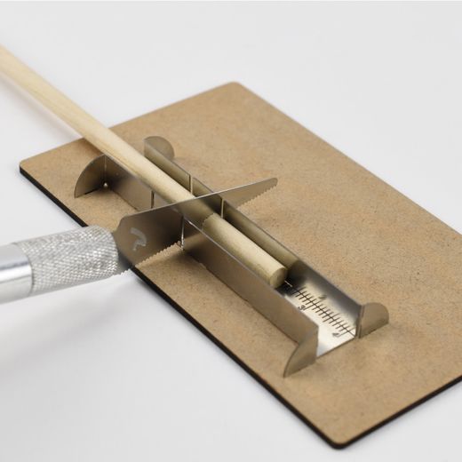 Outils pour maquette en bois - Micro boîte à onglet avec scies de précision - Artesania Latina 27303