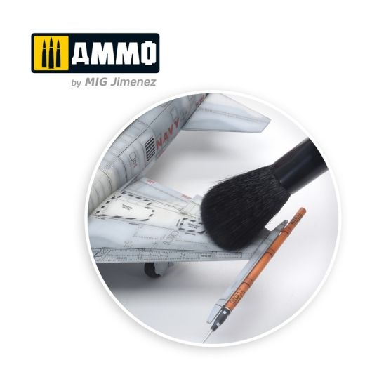 Outils de modélisme : Pinceau dépoussierant - AmmoMig 8575