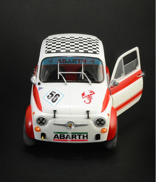 Maquette voiture de collection : FIAT Abarth 695SS - 1:12 - Italeri 04705