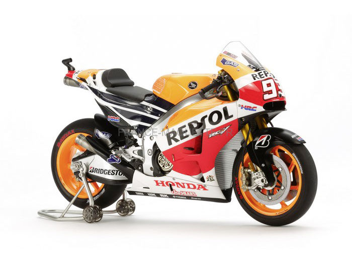 Miniature Maisto moto GP Honda Repsol Marquez 2021 1/18eme - Accessoire &  Stand sur La Bécanerie